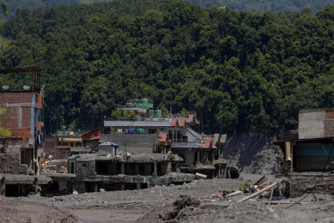 Nepal flash floods: Nepal, China death toll rises to 750, over 3,000 missing