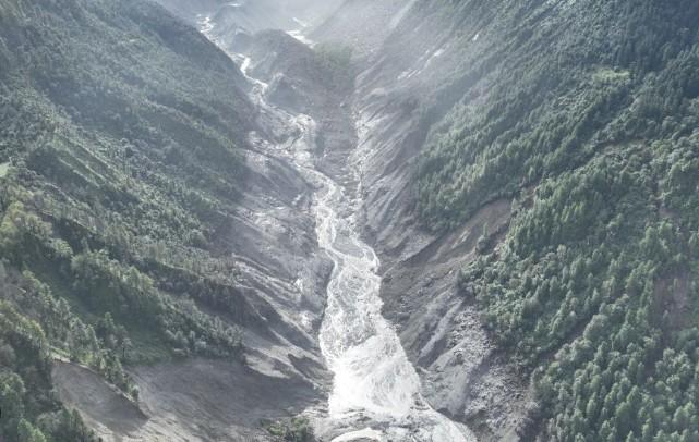 Nepal flash floods: Nepal, China death toll rises to 750, over 3,000 missing