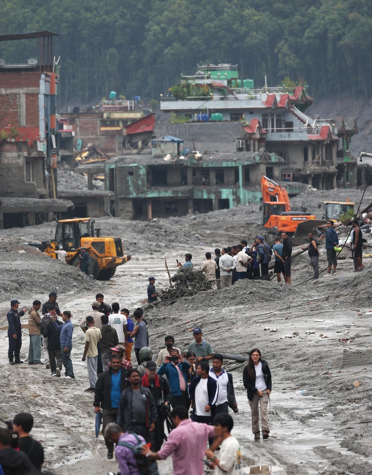 Nepal floods: Death toll crosses 900 as 4,247 remain out of contact