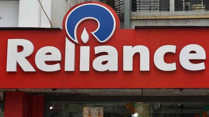 Subhash Chandra accuses Mukesh Ambani of spreading misinformation; Reliance denies allegations Subhash Chandra accuses Mukesh Ambani of spreading misinformation; Reliance denies allegations