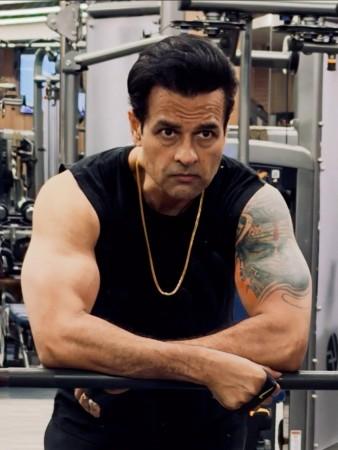 'Botox has frozen his brain': Naman Shaw slams Rohit Roy for calling TV a 'dustbin medium' 'Botox has frozen his brain': Naman Shaw slams Rohit Roy for calling TV a 'dustbin medium'