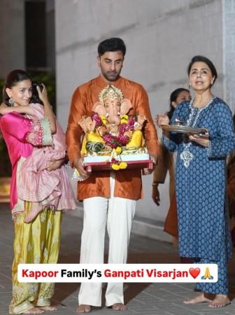 Alia Bhatt hides Raha's face as she celebrates Ganesh Chaturthi with Ranbir-Neetu Kapoor at Krishna Raj bungalow Alia Bhatt hides Raha's face as she celebrates Ganesh Chaturthi with Ranbir-Neetu Kapoor at Krishna Raj bungalow