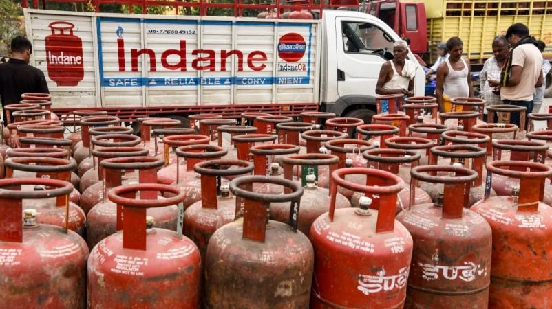 Aadhaar authentication mandatory for subsidised LPG refills from October 1 Aadhaar authentication mandatory for subsidised LPG refills from October 1