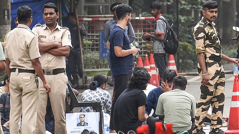 Mumbai Crime Branch takes over IIT Bombay student's suicide case, to examine digital evidence