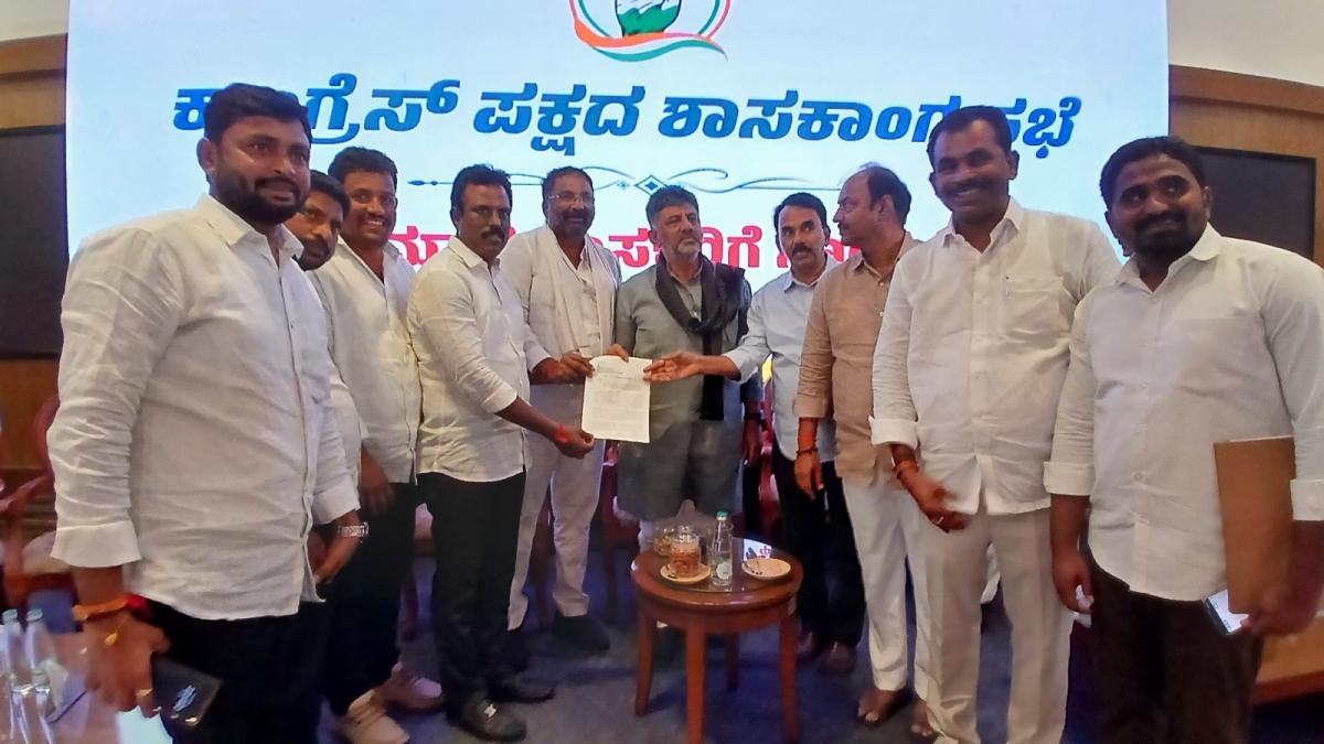 Karnataka agrees to release Krishna water to Telangana to save standing crops
