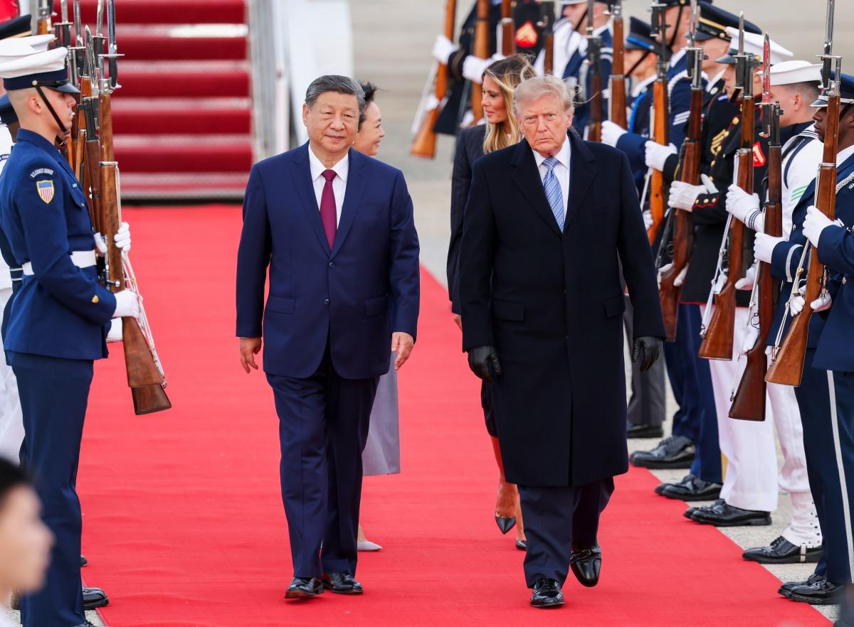 Trump and Xi raise a toast to 'friendship' at lavish White House state dinner