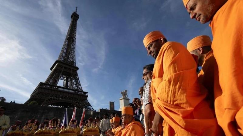 Eiffel Tower probe clears BAPS, finds no explicit request to remove female staff Eiffel Tower probe clears BAPS, finds no explicit request to remove female staff
