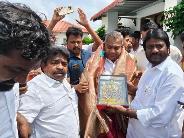 Former AIADMK MLA N. Murugumaran joins TVK, alleges committed workers were sidelined Former AIADMK MLA N. Murugumaran joins TVK, alleges committed workers were sidelined