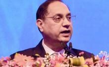SEBI Chief Warns Investors Against Anonymous 'Finfluencer' Tips Amid Market Growth