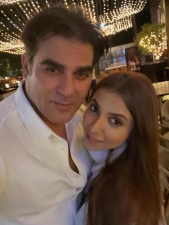 Salim Khan attends granddaughter Sipaara's first birthday, Salman Khan joins with rumoured GF Iulia Vantur