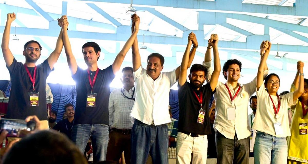 'Narendra Modi vote chor, Gyanesh Kumar gaddi chodo': Dhruv Rathee, Prakash Raj join CJP protest in Bengaluru