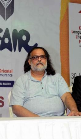 2 injured as stones pelted at cops in Connaught Place; Tushar Gandhi calls for solidarity protest in Mumbai