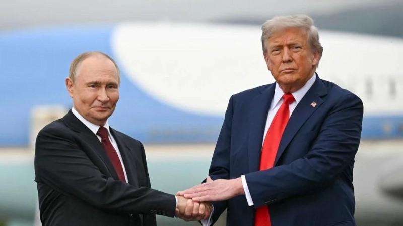 Trump had signed the legislation 'Lindsey O Graham Sanctioning Russia and Iran Act of 2026 ' last month - which was named after Senator Lindsey Graham - one of Ukraine's staunch defenders in Washington. Trump had signed the legislation 'Lindsey O Graham Sanctioning Russia and Iran Act of 2026 ' last month - which was named after Senator Lindsey Graham - one of Ukraine's staunch defenders in Washington.