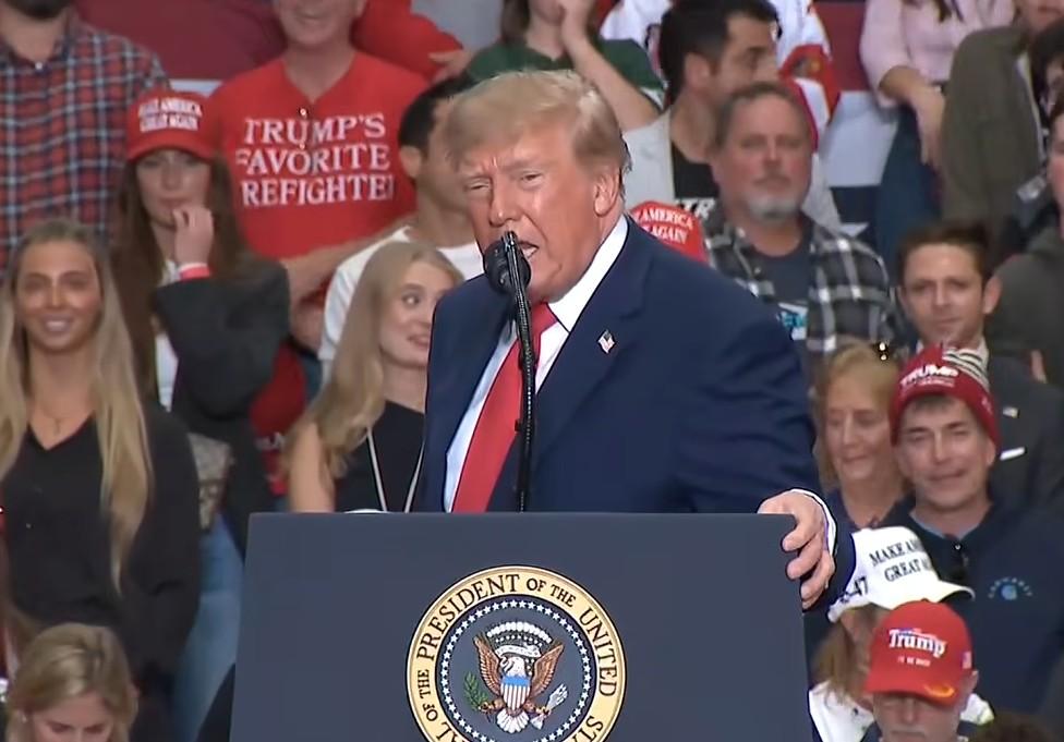 'This war is not over': Obama, Trump trade fire in midterms' closing week