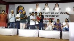 Arvind Kejriwal felicitates Asian Games medallists