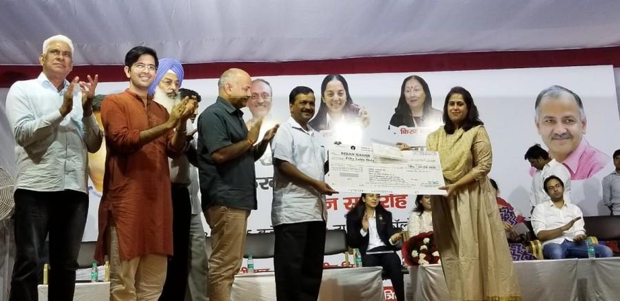 Delhi CM Arvind Kejriwal felicitates Asian Games medallists Delhi Chief Minister Arvind Kejriwal,Arvind Kejriwal,Arvind Kejriwal felicitates Asian Games medallists,Asian Games medallists,Pinky Balhara,Tanvi Khanna