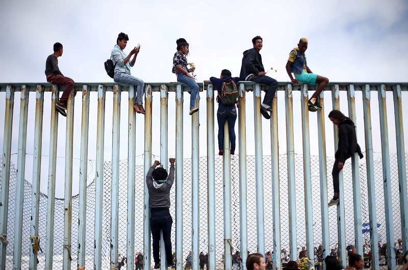 US Mexico border,US Mexico border wall,us mexico border separation,illegal immigrants,US immigration,undocumented immigrants,Central America,photography