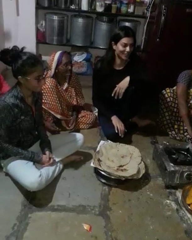 Sushmita Sen celebrates Daughter's Day with '101-year young grandma' Sushmita Sen,Sushmita Sen celebrates Daughter's Day,Daughter's Day,Daughter's Day 2018