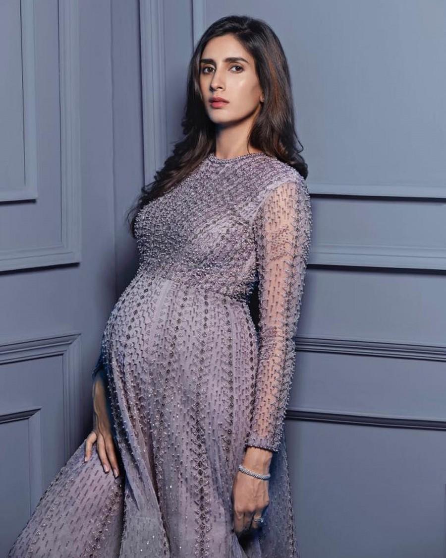 Pragya Kapoor flaunts her baby bump Pragya Kapoor,Pragya Kapoor baby bump,Pragya Kapoor baby bump pics,Pragya Kapoor baby bump images,Pragya Kapoor baby bump stills,Pragya Kapoor baby bump pictures,Pragya Kapoor baby bump photos,Pragya Kapoor pregnancy