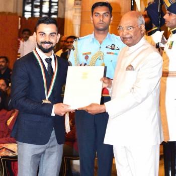 Virat Kohli receives Khel Ratna award