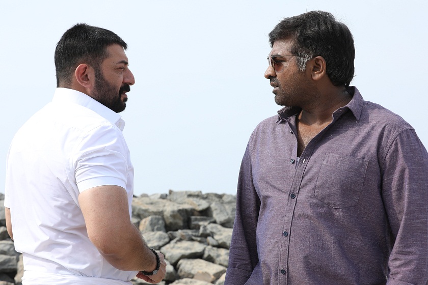 Arvind Swami and Vijay Sethupathi in Chekka Chivantha Vaanam Silambarasan as Ethi,Arvind Swami,Arun Vijay,Vijay Sethupathi,Jyothika,Aditi Rao Hydari,Simbu,Chekka Chivantha Vaanam,Chekka Chivantha Vaanam movie stills,Chekka Chivantha Vaanam movie pics,Chekka Chivantha Vaanam movie images,Chekka Chivantha Vaanam movi