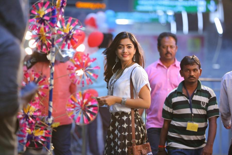 Devadas movie images Nagarjuna Akkineni,Nani,Aakanksha Singh,Rashmika Mandanna,Devadas,Devadas review,Devadas movie review,Devadas movie pics,Devadas movie images,Devadas movie pictures,Devadas movie photos