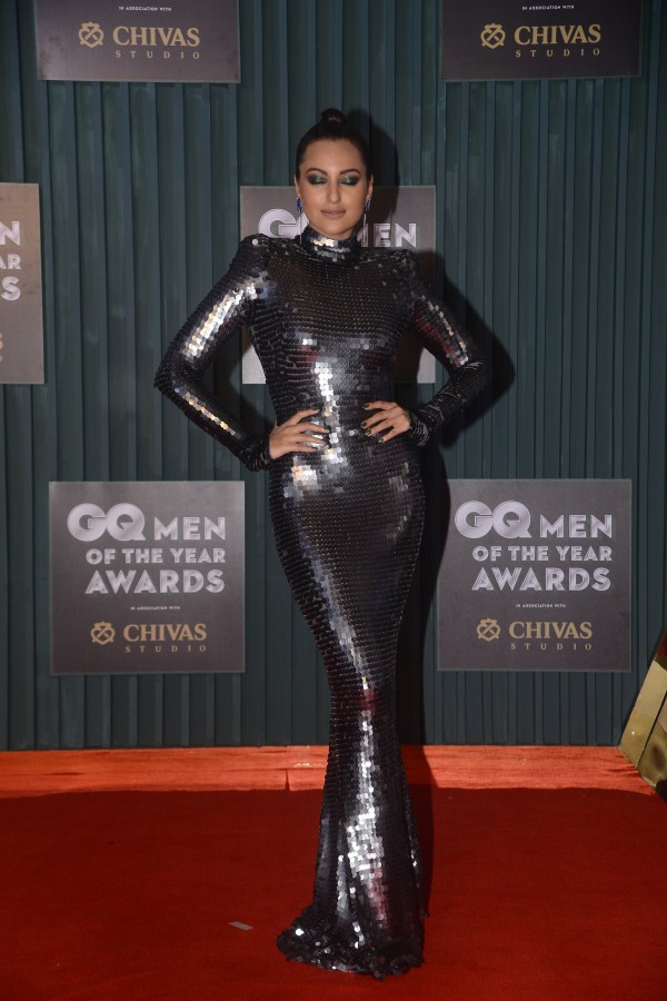 Sonakshi Sinha Sonakshi Sinha,Shruti Haasan,Nidhhi Agerwal,Rahul Bose,GQ Awards,GQ Awards 2018,GQ men of the year awards,GQ Men of the Year Awards 2018,GQ Men of the Year Awards pics,GQ Men of the Year Awards images,GQ Men of the Year Awards stills,GQ Men of the Year Aw