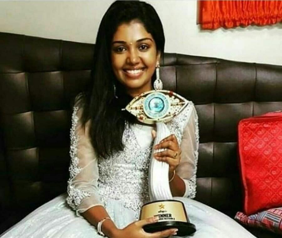 Riythvika wins, Aishwarya Dutta is first runner-up Bigg Boss Tamil 2 grand finale,Bigg Boss Tamil 2 finale,Riythvika,Riythvika wins Bigg boss 2,Bigg boss 2 winner,Bigg boss 2 winner pics,Bigg boss 2 winner images,Bigg boss 2 winner stills,Bigg boss 2 winner pictures