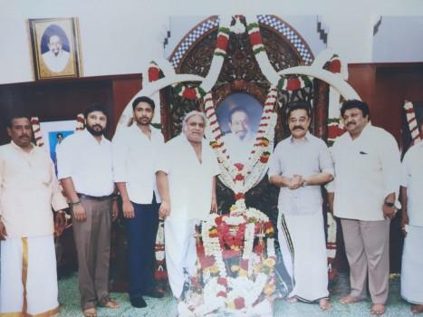 Kamal Haasan pays respect to Sivaji Ganesan on 90th birthday anniversary
