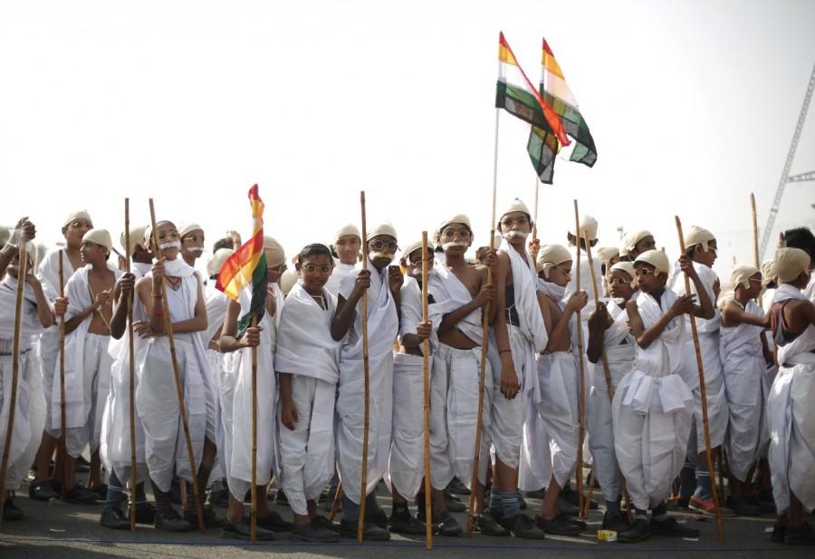 Students dressed as Mahatma Gandhi Mahatma Gandhi,Mahatma Gandhi birthday,Gandhi Jayanti,Gandhi Jayanti 2018,Gandhi Jayanti celebration,Gandhi Jayanti celebration pics,Gandhi Jayanti celebration images,Kids as Mahatma Gandhi