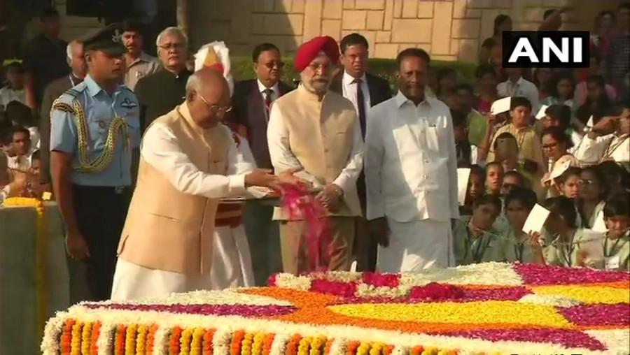 President Kovind pays tribute to Mahatma Gandhi Narendra Modi,President Kovind,PM Narendra Modi,Gandhi Jayanti 2018,Mahatma Gandhi,Mahatma Gandhi birthday,Mahatma Gandhi birth anniversary