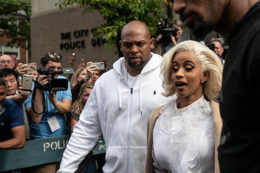 Rapper Cardi B charged in connection with assault in New York Rapper Cardi B,Cardi B,Cardi B assault complaint,Cardi B assault,Cardi B surrenders to police,strip club brawl,Cardi B strip club brawl,Cardi B pics,Cardi B images,Cardi B stills,Cardi B pictures