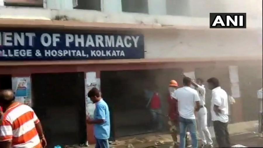Kolkata: Fire at Calcutta Medical College and Hospital Calcutta Medical College,fire at Calcutta Medical College,Calcutta Medical College fire,Massive fire at Kolkata Hospital,Massive fire at Kolkata Medical College