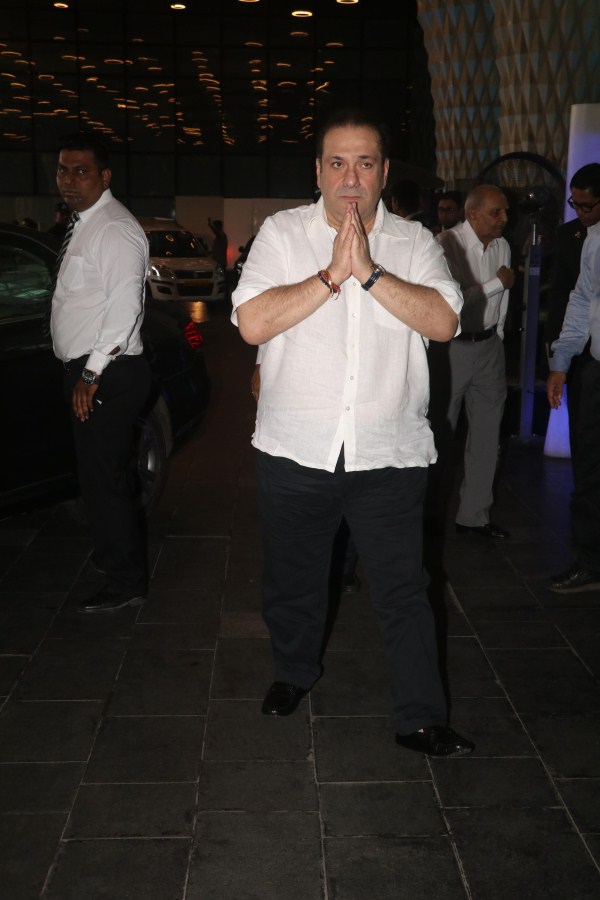 Rajiv Kapoor Asha Bhosle,Kareena Kapoor,Madhuri Dixit,Sanjay Kapoor,Saif Ali Khan,Krishna Raj Kapoor prayer meet,Krishna Raj Kapoor prayer meet pics,Krishna Raj Kapoor prayer meet images,Krishna Raj Kapoor prayer meet stills,Krishna Raj Kapoor prayer meet pictures