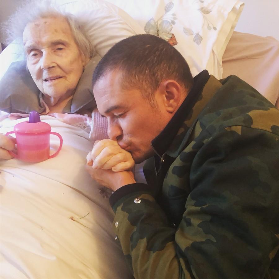 Orlando Bloom posts heartfelt message for grandma who will "Pass Soon" Orlando Bloom,actor Orlando Bloom,Orlando Bloom grandma,Orlando Bloom grandmother Dorrie,Orlando Bloom Dorrie,Orlando Bloom instagram,Orlando Bloom instagram pics,Orlando Bloom instagram images,Orlando Bloom instagram photos,Orlando Bloom instagram pictur