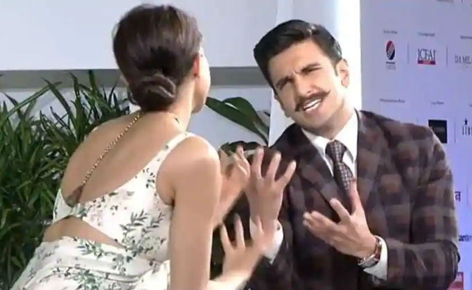 Deepika Padukone, Ranveer Singh create a 'Khalibali' moment at HTLS 2018 Deepika Padukone,Ranveer Singh,Deepika Padukone and Ranveer Singh,Deepika Padukone and Ranveer Singh Khalibali moment,Khalibali moment,HTLS 2018