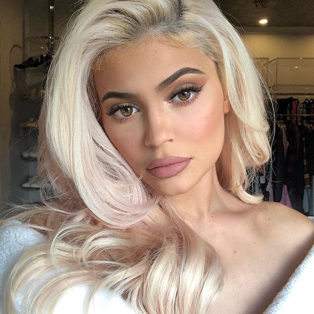 Kylie Jenner is a blonde bombshell in new photos Reality TV star Kylie Jenner,Kylie Jenner,Kylie Jenner bombshell,Kylie Jenner selfie,Kylie Jenner hot pics,Kylie Jenner hot images,Kylie Jenner hot stills,Kylie Jenner hot pictures,Kylie Jenner hot photos