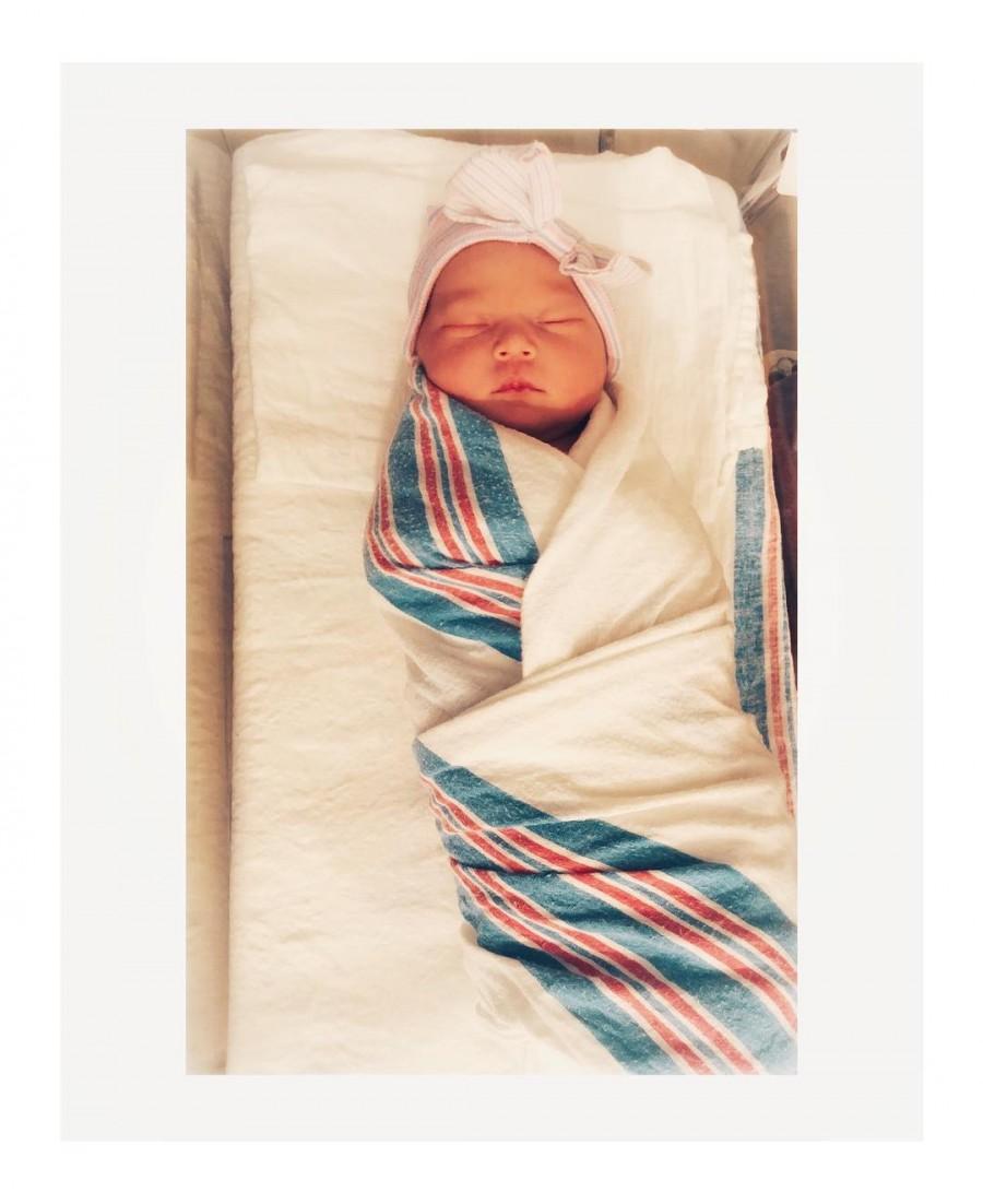 Here's the first pic of Kate Hudson's baby girl Kate Hudson,Rani Rose,Kate Hudson baby girl,Kate Hudson baby girl pics,Kate Hudson baby girl images,Kate Hudson baby girl stills,Kate Hudson baby girl pictures,Kate Hudson Rani Rose