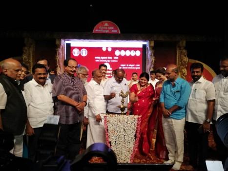 Karnataka CM HD Kumaraswamy inaugurates Mysore Dussehra festival