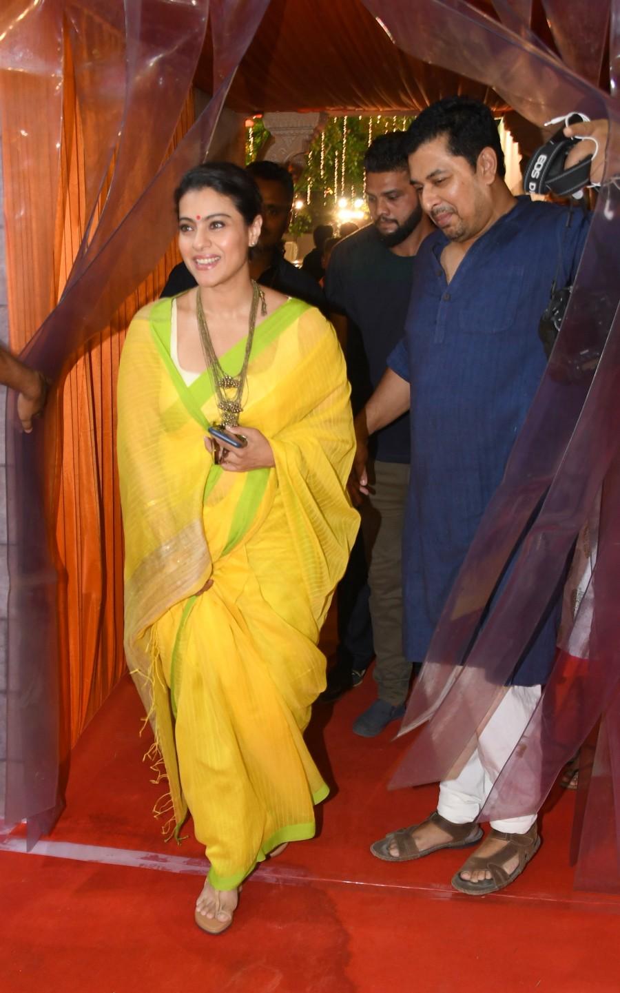 Kajol Devgun during Maha Panchami Puja & Murti Sthapna Kajol Devgun,actress Kajol Devgun,Kajol seeked blessings of Maa Durga,Maa Durga,Durga Puja,Kajol at Durga Puja,Kajol Devgun visits the pandal