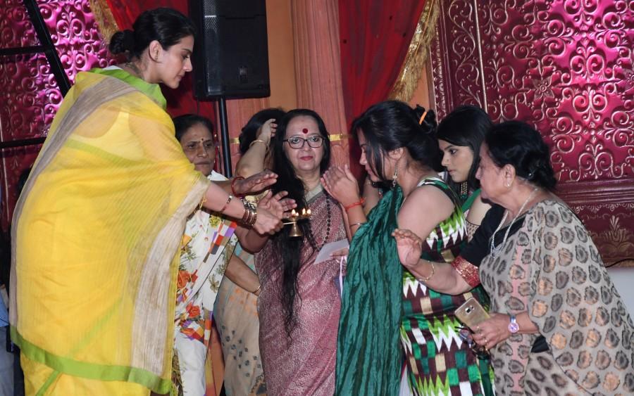 Actress Kajol seeks blessings from Goddess Durga Kajol Devgun,actress Kajol Devgun,Kajol seeked blessings of Maa Durga,Maa Durga,Durga Puja,Kajol at Durga Puja,Kajol Devgun visits the pandal
