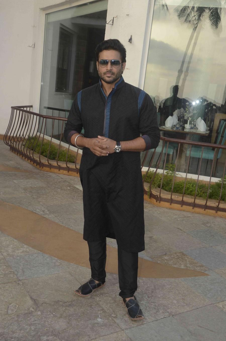 'Tanu Weds Manu Returns' Promotion: R Madhavan Tanu Weds Manu Returns,Tanu Weds Manu 2,R Madhavan,Kangana Ranaut,photos,film promotion