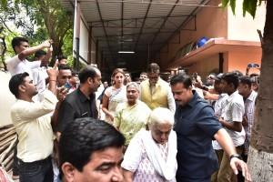 Amitabh Bachchan,Amitabh Bachchan performing Durga Puja,Actor Amitabh Bachchan,Amitabh Bachchan at Durga pandal