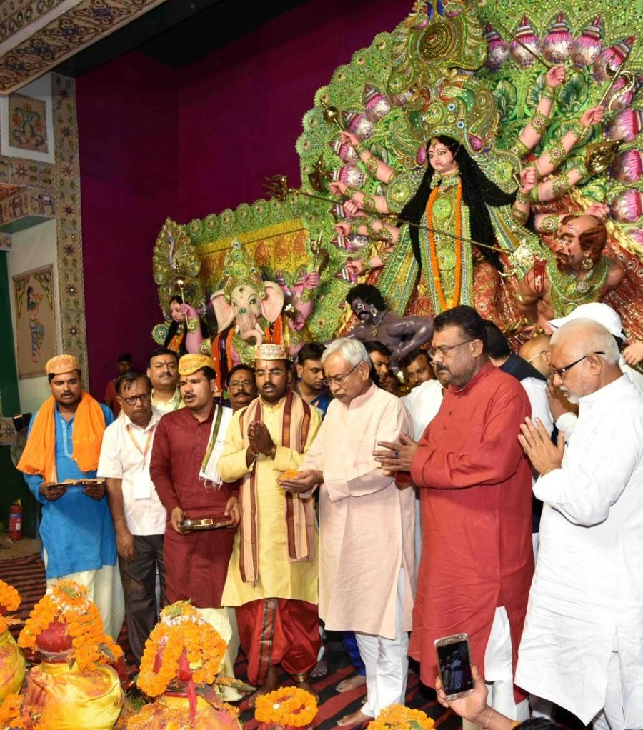 CM Nitish Kumar performs 'aarti' at Chhoti Patan Devi Temple on 'Maha Navami' Nitish Kumar,CM Nitish Kumar,Nitish Kumar at Chhoti Patan Devi Temple,Chhoti Patan Devi Temple,Maha Navami,Nitish Kumar performs aarti,Maha Navami celebration,Maha Navami celebration pics,Maha Navami celebration images,Maha Navami celebration stills
