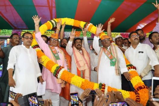 Former minister Padmalochan Panda joins BJP in Odisha