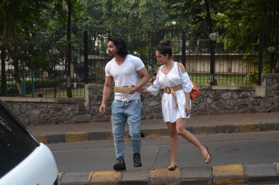 Kim Sharma spotted with rumoured boyfriend Harshvardhan Rane Kim Sharma and Harshvardhan Rane,Kim Sharma and Harshvardhan Rane pics,Kim Sharma and Harshvardhan Rane images,Harshvardhan Rane,Kim Sharma