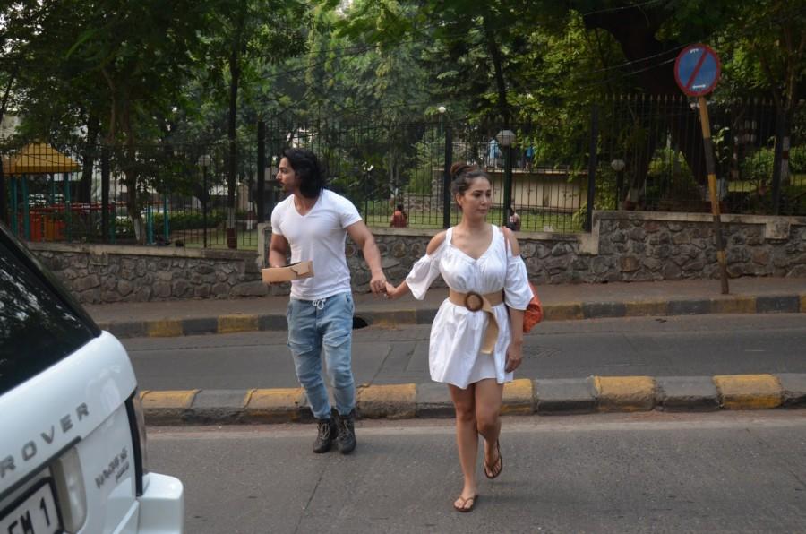 Kim Sharma spotted with rumoured boyfriend Harshvardhan Rane Kim Sharma and Harshvardhan Rane,Kim Sharma and Harshvardhan Rane pics,Kim Sharma and Harshvardhan Rane images,Harshvardhan Rane,Kim Sharma