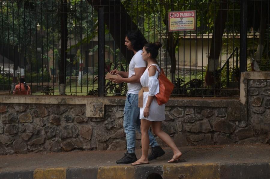Kim Sharma spotted with rumoured boyfriend Harshvardhan Rane Kim Sharma and Harshvardhan Rane,Kim Sharma and Harshvardhan Rane pics,Kim Sharma and Harshvardhan Rane images,Harshvardhan Rane,Kim Sharma