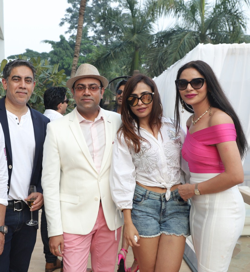 An All White Fashion Brunch By Designer Pria Kataaria Puri At Lake View Cafe Photos Images Gallery