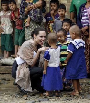 Angelina Jolie visits Venezuelan refugees in Peru